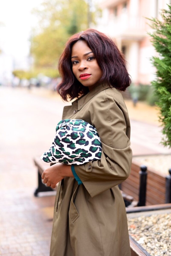 Leopard bag and trench coat