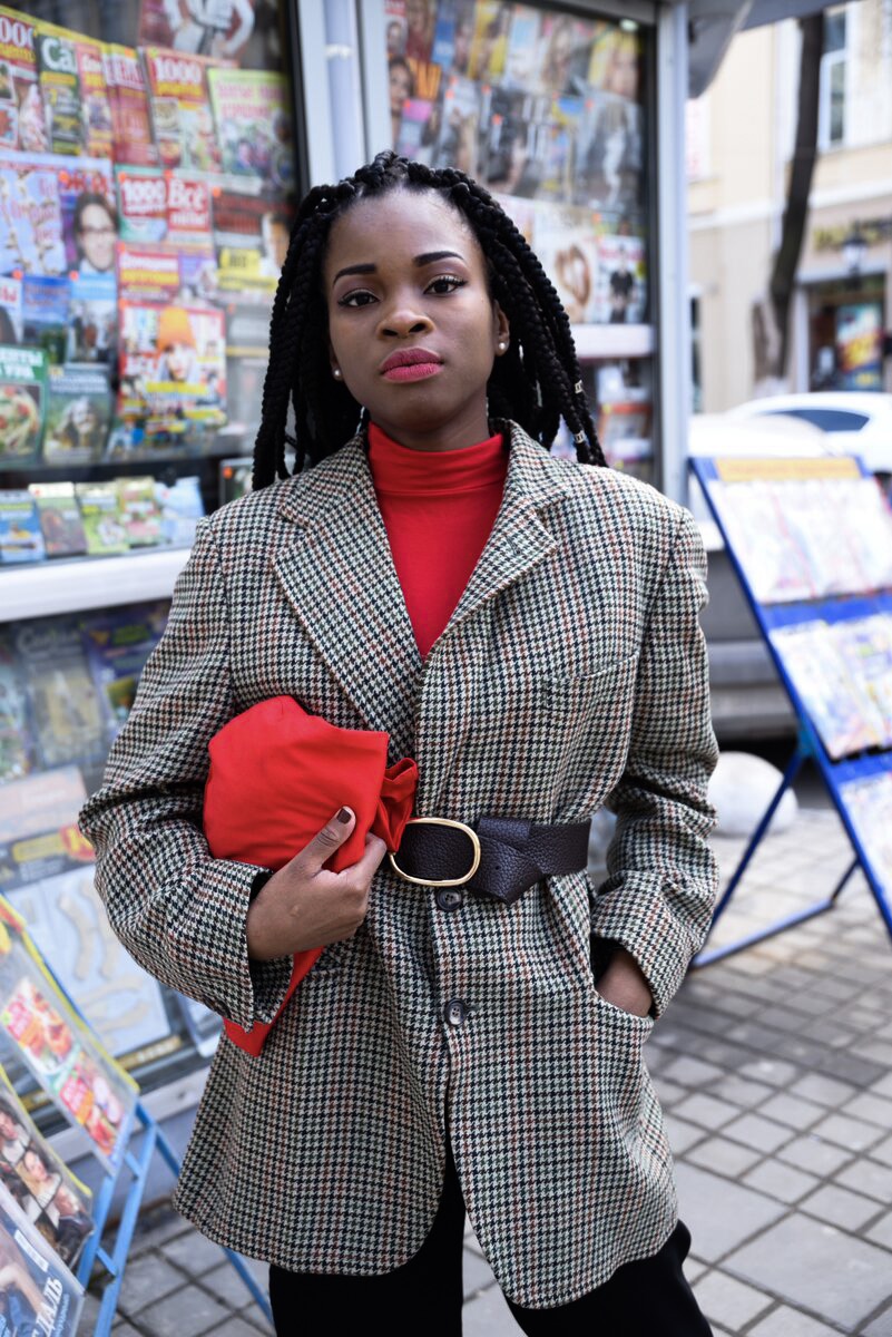 nigerian fashion blogger, belt on blazer